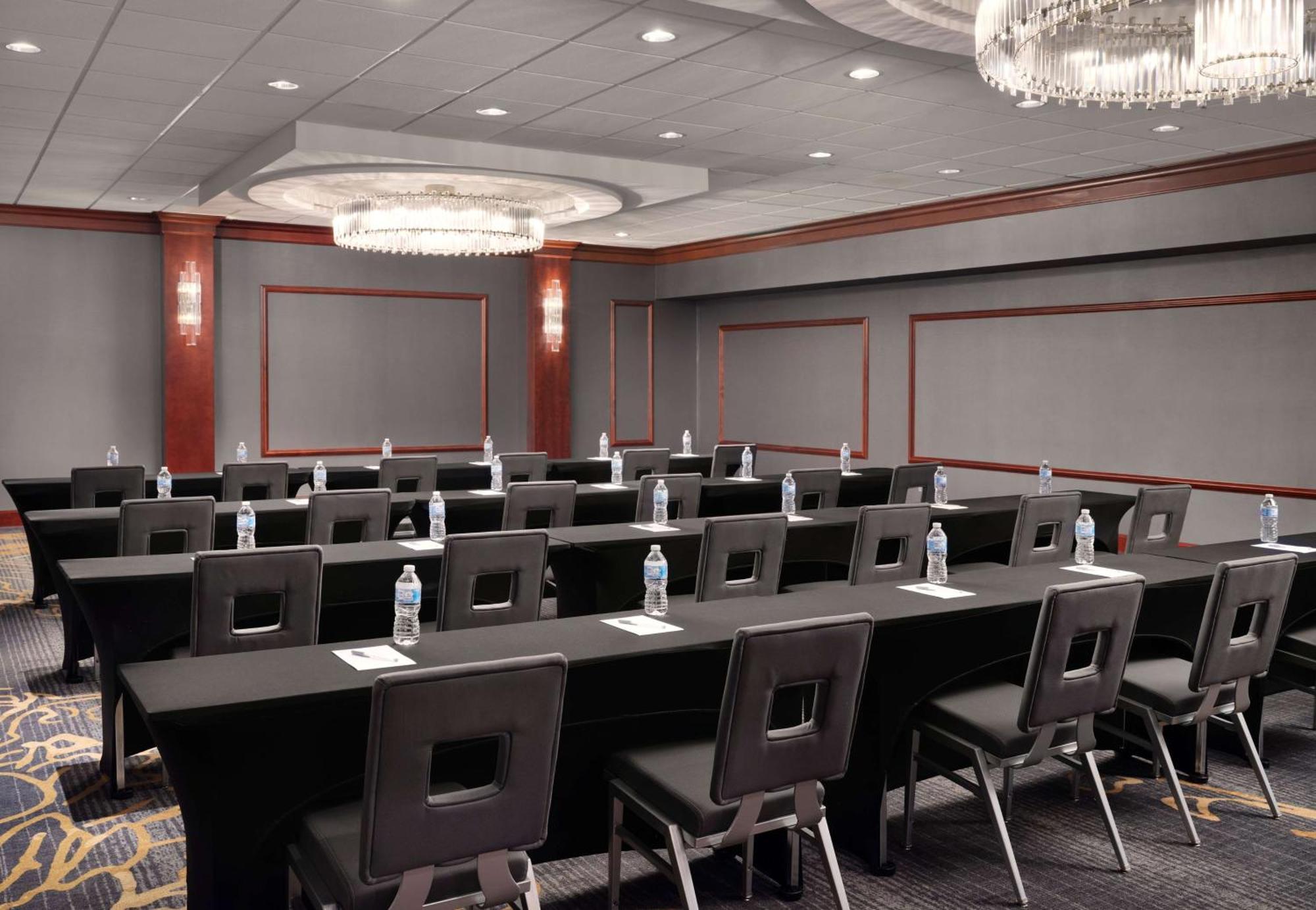 Hilton Garden Inn Las Colinas Ірвінг Екстер'єр фото